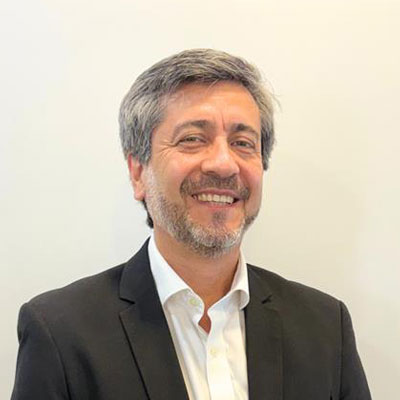 Mauricio Farias Arenas.